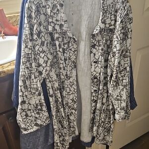 Habitat Textured Gray/black Tunic Size L